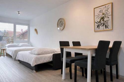 Modern Apartment with Garden & Free Parking