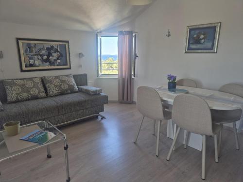 Apartments with parking space Cove Dolac - Primosten - 27882