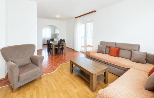 3 Bedroom Stunning Apartment In Pula