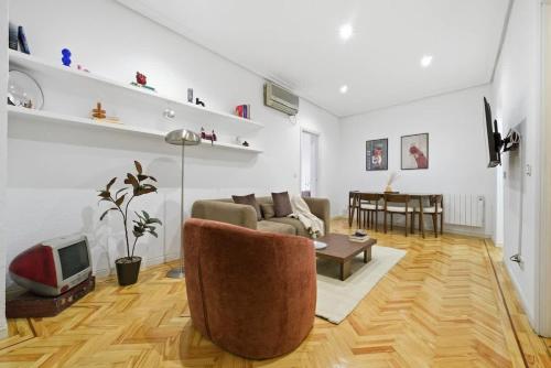 Cozy & Warm Boho Apartment Plaza Mayor La Latina