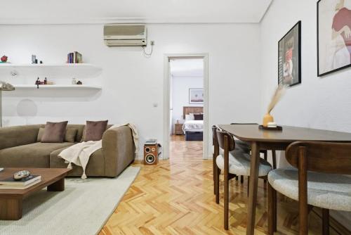 Cozy & Warm Boho Apartment Plaza Mayor La Latina