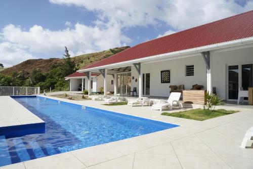 Grande villa avec piscine et jacuzzi 내부 또는 인근 수영장