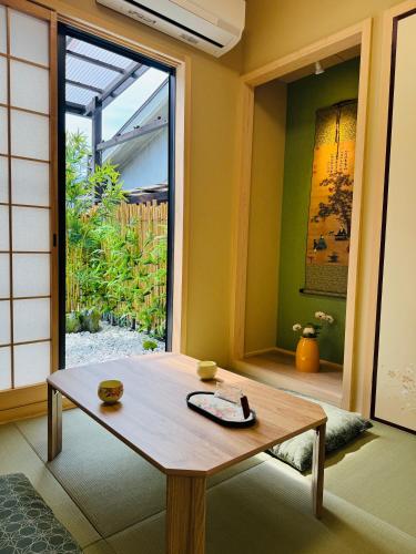 Kaede no Yado 1 minute on foot from Hanazonocho Station newly built 2LDK equipped with a kitchen washing machine and dryer for up to 5 people