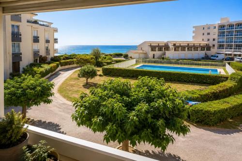 Vintage apartment - sea view - pool - air conditioning - fiber optic
