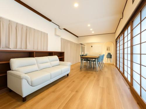 Shibuya,13min from Hatsudai or Hatagaya Sta, 2min to Shinjuku Sta, Switch, Wi-Fi, massage chair