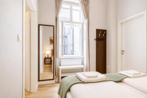 1 Apt & 5 Aparthotels for Groups by Mariahilfer