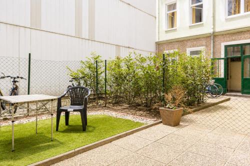 Affordable 3BR Apt Steps from Belvedere Palace