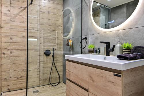 AEOLIS SUITES
