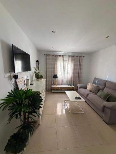 CORNELIA'S HOME 1B between LAS VISTAS & LOS CRISTIANOS BEACH