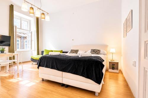 Spacious 2BR Apartment Heart of the City