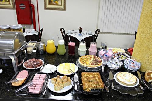 Makanan di atau berdekatan hotel