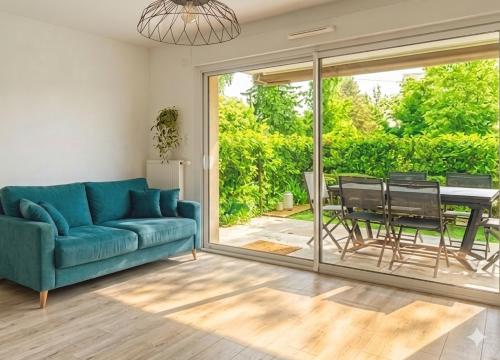 2 bedroom apartment - Garden - Private Parking - Close to old town