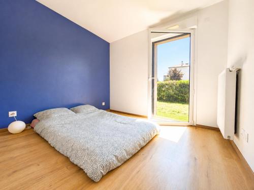 2 bedroom apartment - Garden - Private Parking - Close to old town