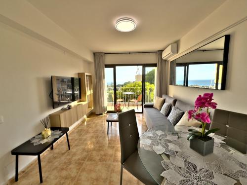 Las Palmeras Marbella with Sea Views