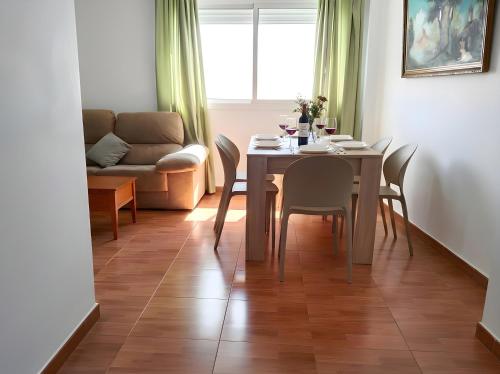 Apartamento 2 dormitorios con aire acondicionado Solo para familias y parejas 2 A