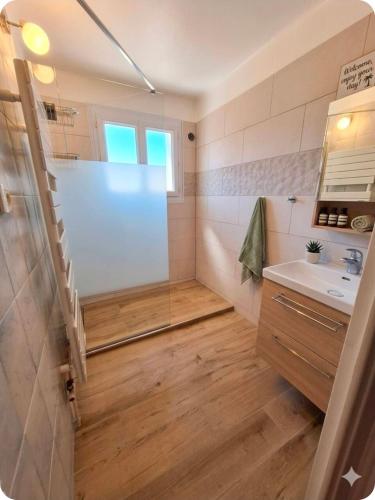 Large 3 room apartment with garden, parking Annecy