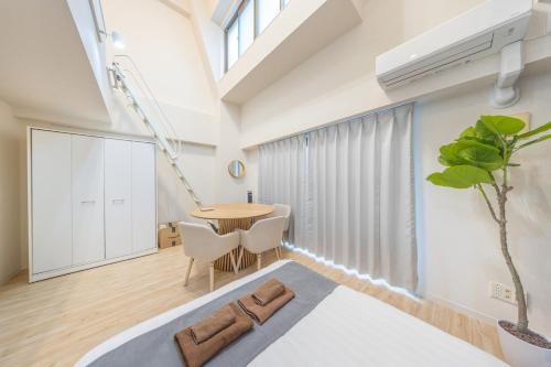 New Open,6-minute walk from Shibuya Station and 3-minute walk from Shinsen Station, Direct access to major stations on the Yamanote Line, EV available, 4 people ,Loft house