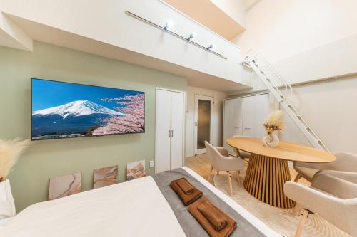 New Open,6-minute walk from Shibuya Station and 3-minute walk from Shinsen Station, Direct access to major stations on the Yamanote Line, EV available, 4 people ,Loft house
