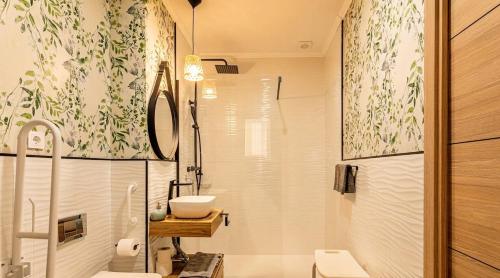 Modern 1 Bedroom Apt in Historic Center • Ground F
