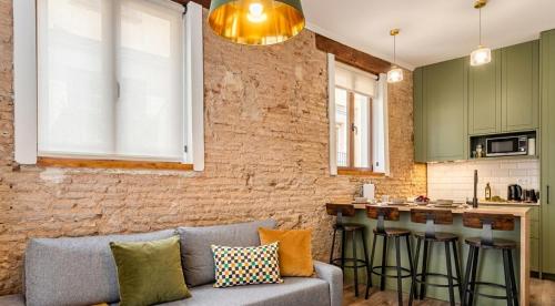 Modern 1 Bedroom Apt in Historic Center • Ground F