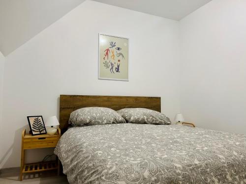 Modern Apartment with Balcony & Free Parking