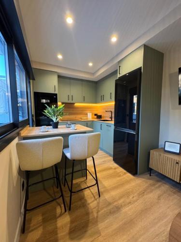 Buchi Airport Suites