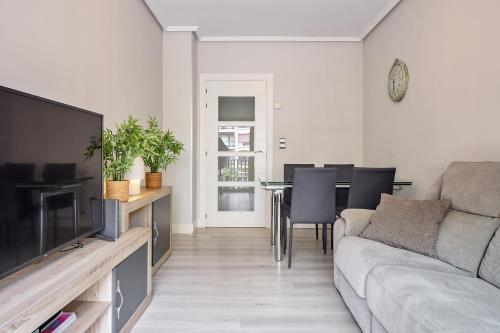 Bermingham - Basque Stay