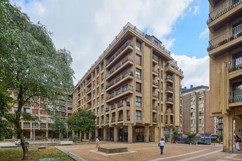 Bermingham - Basque Stay