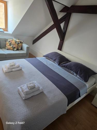 Dolce Far Niente Flower Square