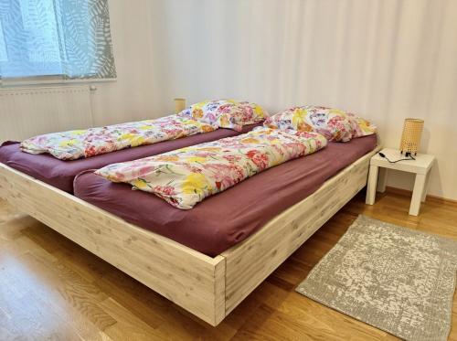 Happy Apartment near Airport with Free Parking