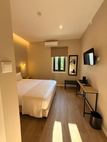 Residencia LIS B&B and Parking