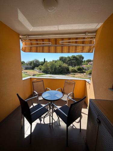 Apartment NOEL - Free Covered Parking - Fast WiFi - Near Beaches & Brijuni