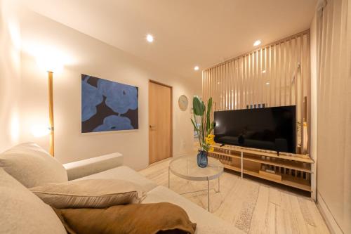 Poka Hotel Aoyama Seven