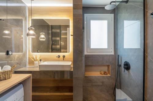 Modern Glyfada Coastal Getaway