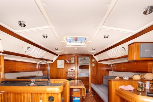 Yacht Pipit - Unique Stay & Sail at Marina of Kavala