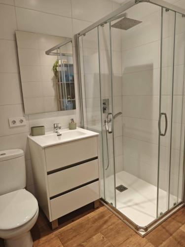 Casa Alex Torrevieja- Holiday House - con piscina comunitaria