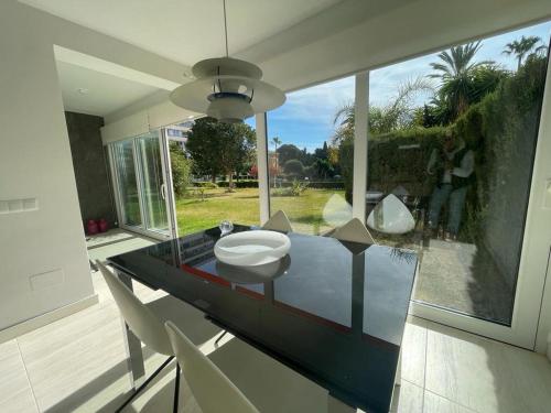 Ground-floor apartment with garden and pool- Benalmádena