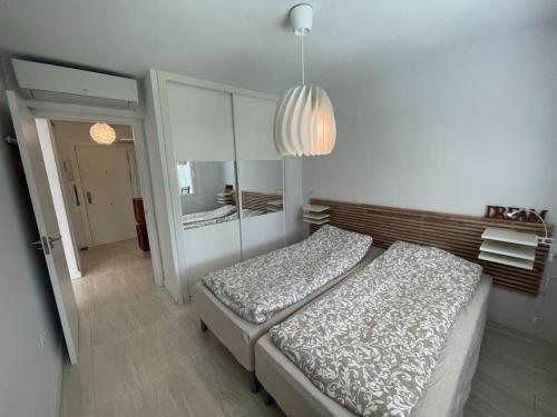 Ground-floor apartment with garden and pool- Benalmádena