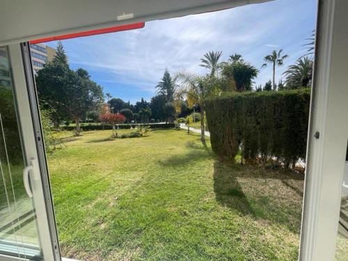 Ground-floor apartment with garden and pool- Benalmádena