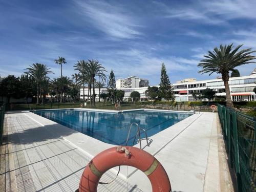 Ground-floor apartment with garden and pool- Benalmádena