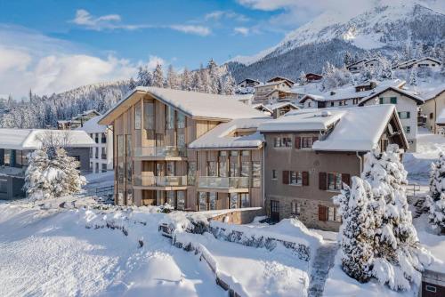 Lenzerheide Luxury Spa Shower, Mountain View