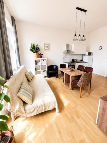 Bibi Family Apartment, 8 Guests, FREE Parking, near Wien Hauptbahnhof