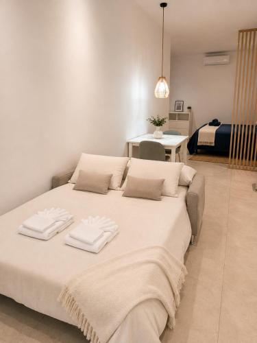Urban Center ALMA - Apartment for 4 - Torres de Serrano