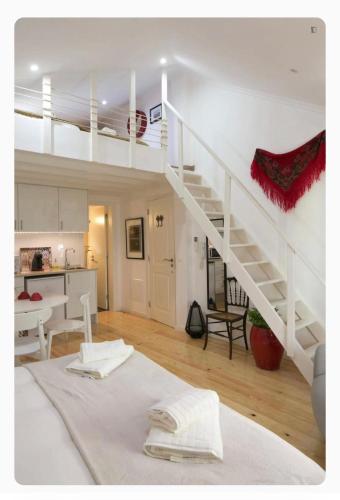 Charming Mouraria apt with AC 2 esq