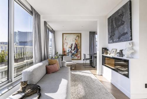 Eiffel Tower View Roof top Luxe services