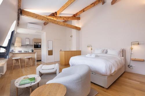 Modern suite near Champs Elysées - AC equipped