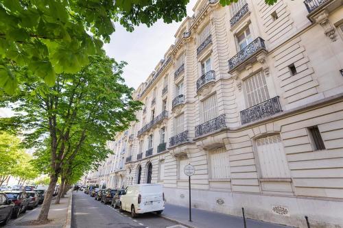 Modern suite near Champs Elysées - AC equipped
