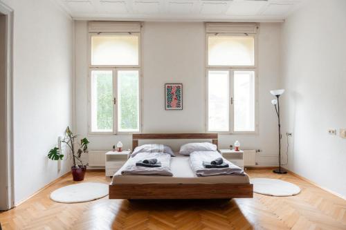 Spacious 3 Bedroom with Balcony