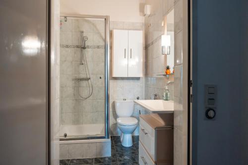 Spacious 3 Bedroom with Balcony