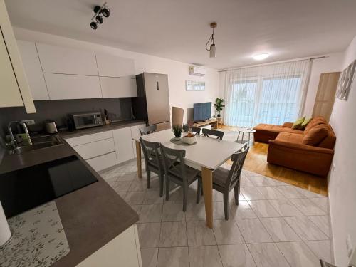 Apartman ANJA - Strožanac
